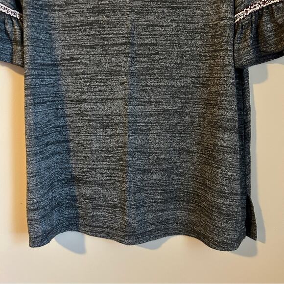 LOFT Gray Elbow-Length Flutter/Ruffle Trim Sleeve Crew Neck T-Shirt Size Small - Picture 5 of 10